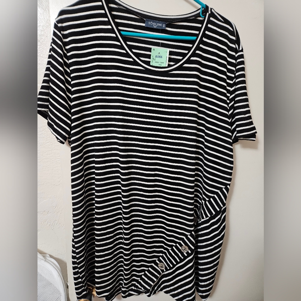 Croft & Barrow Black and White Striped Tee